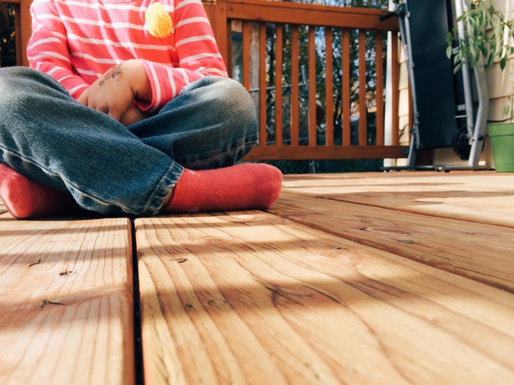 wood, deck, child-926724.jpg